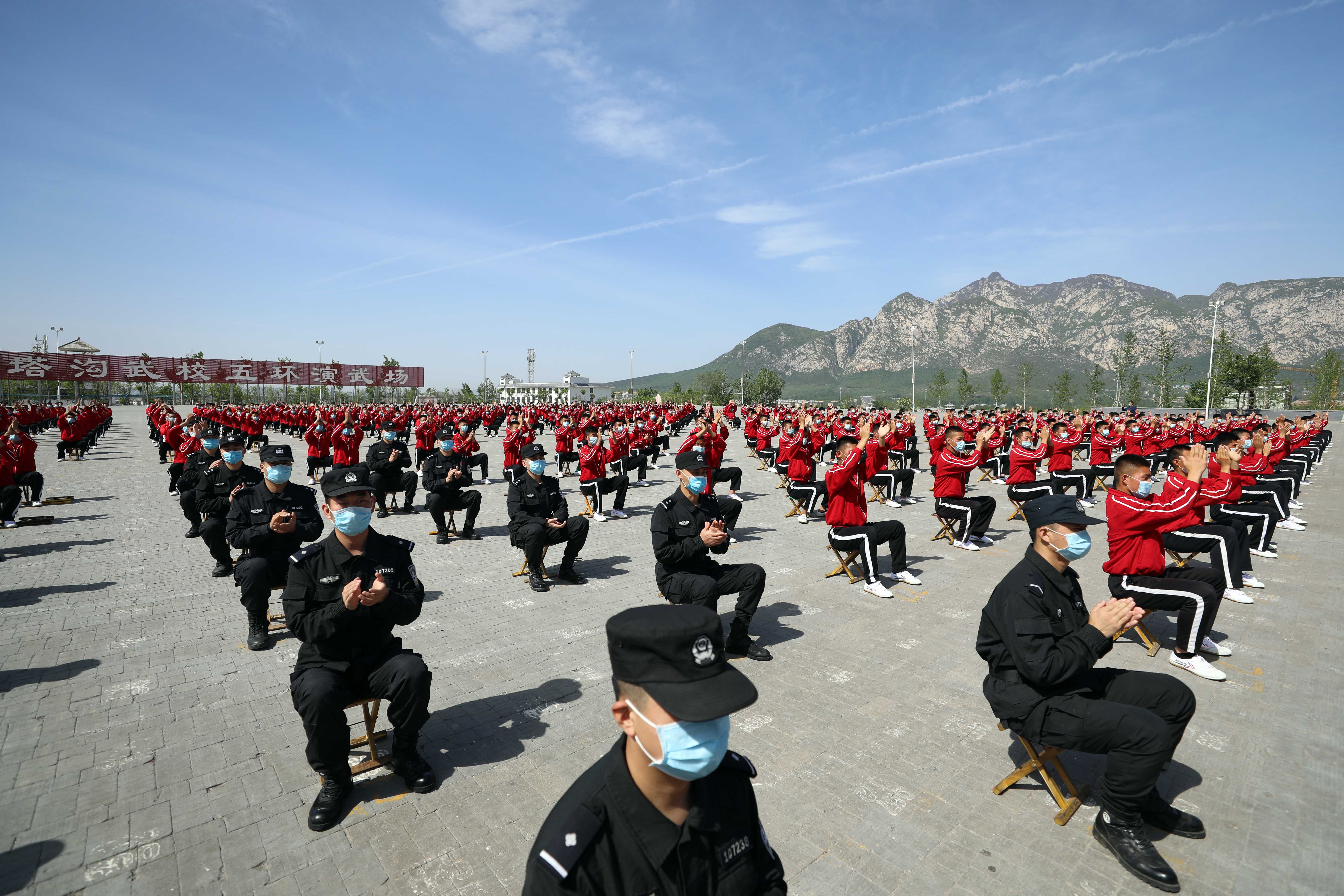 郑州市公安局特警支队与塔沟武校签约警校联手将共建实训教学基地