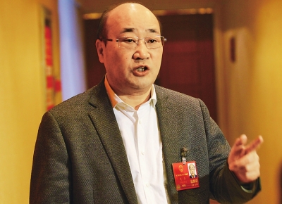 全国人大代表、郑州市人大常委会党组书记胡荃