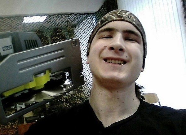 俄罗斯一学生谋杀老师与尸体自拍后自杀身亡