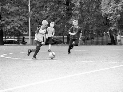 俄罗斯足球靠什么崛起? 舍得花钱!孩子免费学