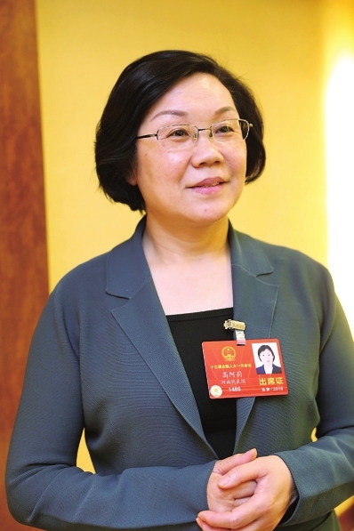 人大代表与学生家长连线 探讨中小学生推迟上学问题