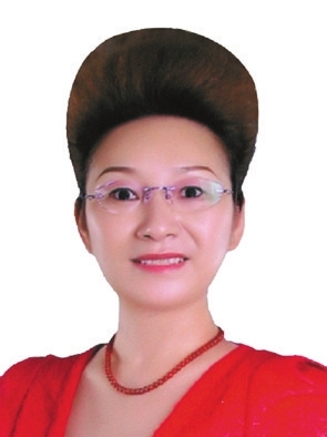 钱晓玲,女,1966年5月生,河南省信阳市人,汉族,无党派人士,大学学历