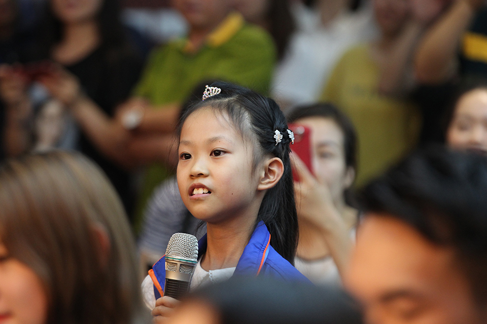 河南商报小记者参加朱迅见面会