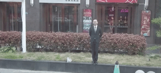 『』夹道十里送亲人