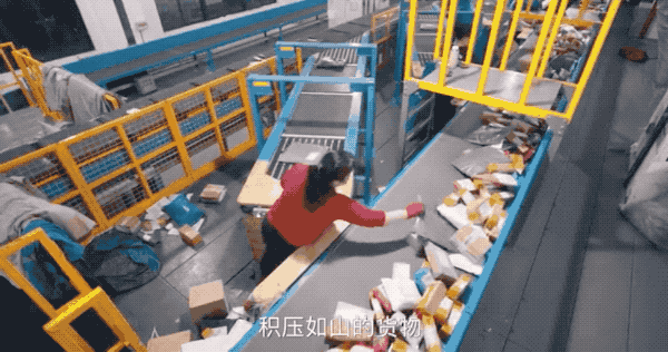 『社会万象』武汉的小伙伴，你的快递收到了吗？