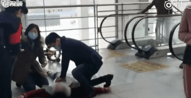 「」为救人敢摘下口罩做人工呼吸？她的“轻描淡写”感动无数网友...