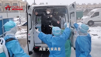 『』重温人民军队战“疫”的难忘时刻