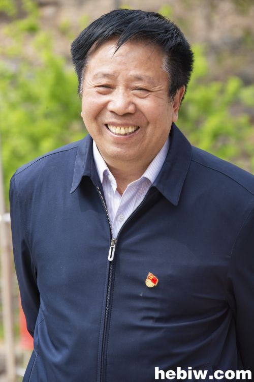 徐光:退休不褪色的扶贫领头雁