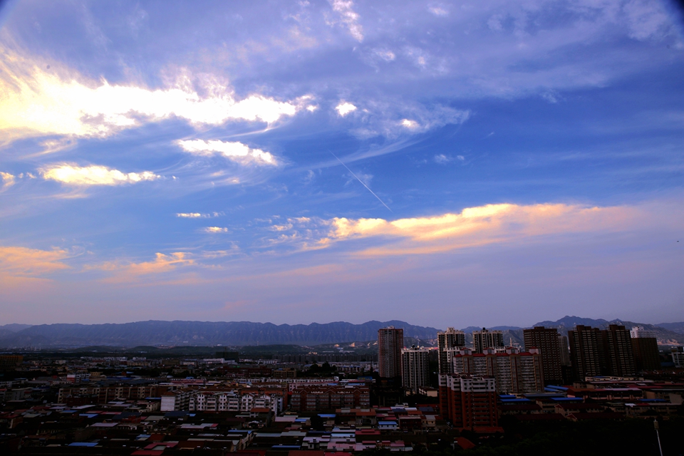 大河网景为霞尚满天