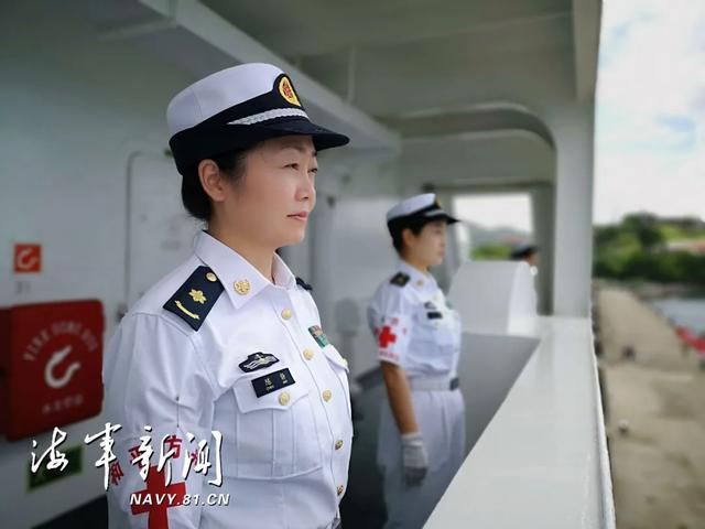 "全副武装"看不见脸庞——那里有最美微笑