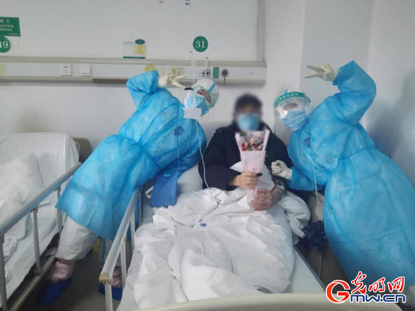 ：【一线医护日记】（78）“刘爷爷，明年春天我一定再来武汉看您！”