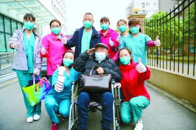 「」曾经胜敌， 如今赢病魔 91岁老兵康复出院