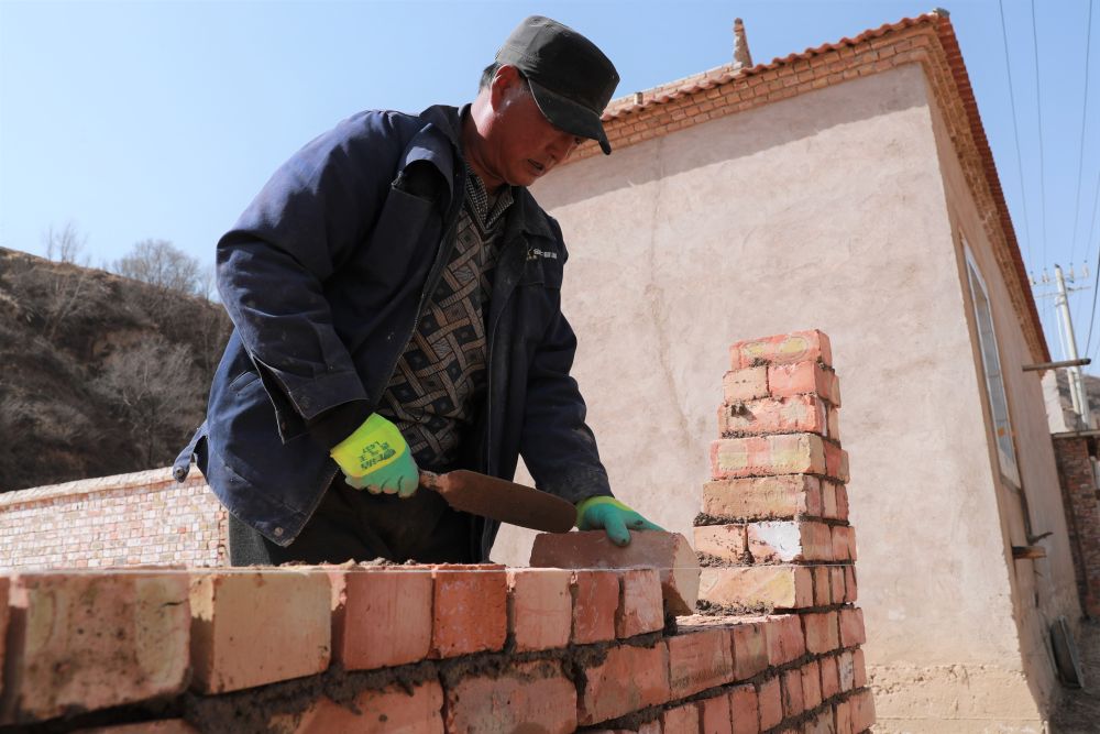 【贫困地区】保供应 稳就业 促脱贫——甘肃深度贫困地区脱贫复工一线观察