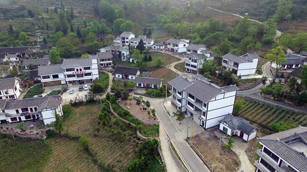 「农民」【地评线】荔枝网评：建设美好人居环境为乡村振兴夯基固本