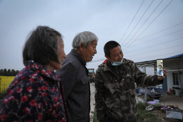 [武汉生活]武汉花农开始复耕：最高兴是看到花开