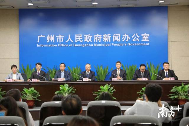 【】广州：湖北乡亲出示健康码或粤康码绿码均可返穗