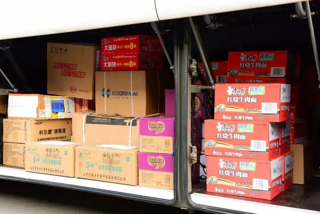 『专车』央企复工返岗专列专车开往春天驶向希望