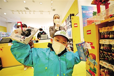 『楚河汉街』楚河汉街开放 活力日渐归来