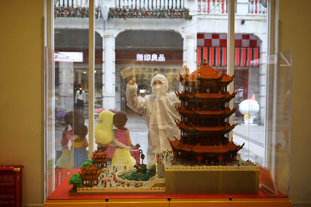 「楚河汉街」武汉标志性步行街楚河汉街恢复营业