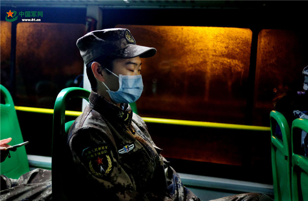 #刘思彤#刘思彤：武汉一线最年轻的士兵护士