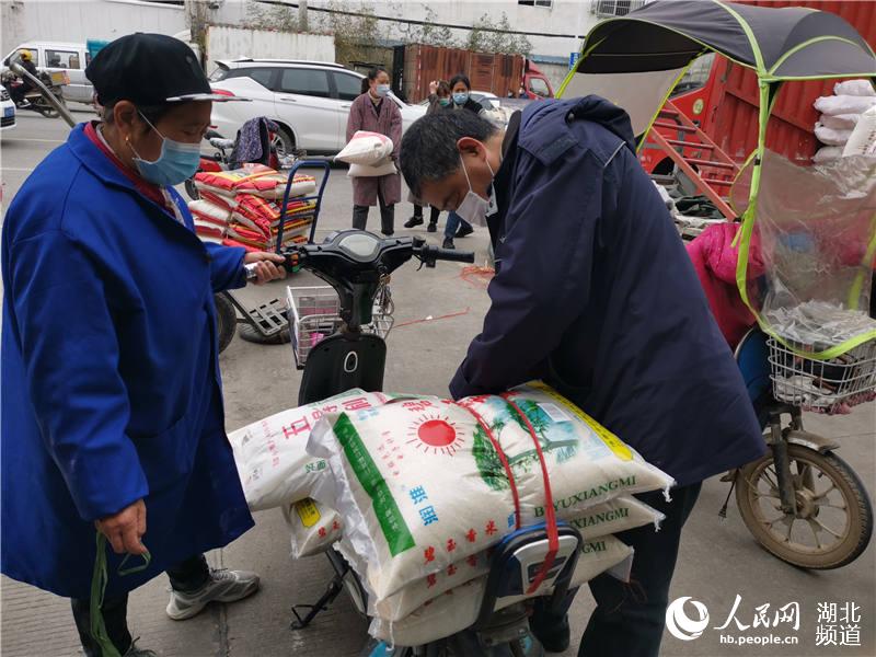 「大米」武汉“米袋子”充足吗？记者实探：粮食热销供应充足