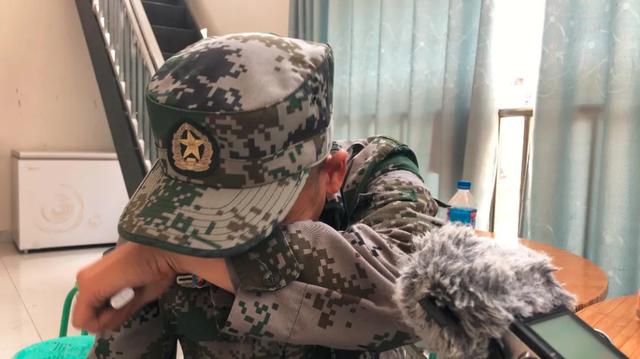 「」他们约定要在西昌一起扑火！但没想到，队长这次食了言…