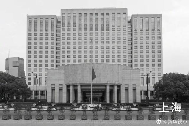 『』世人鸣笛千万，你们听到了吗？