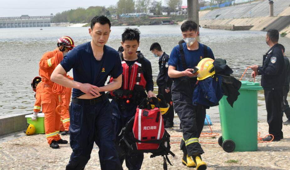 #安全绳#两人被困！女子跳河轻生 70岁热心大爷救援体力不支