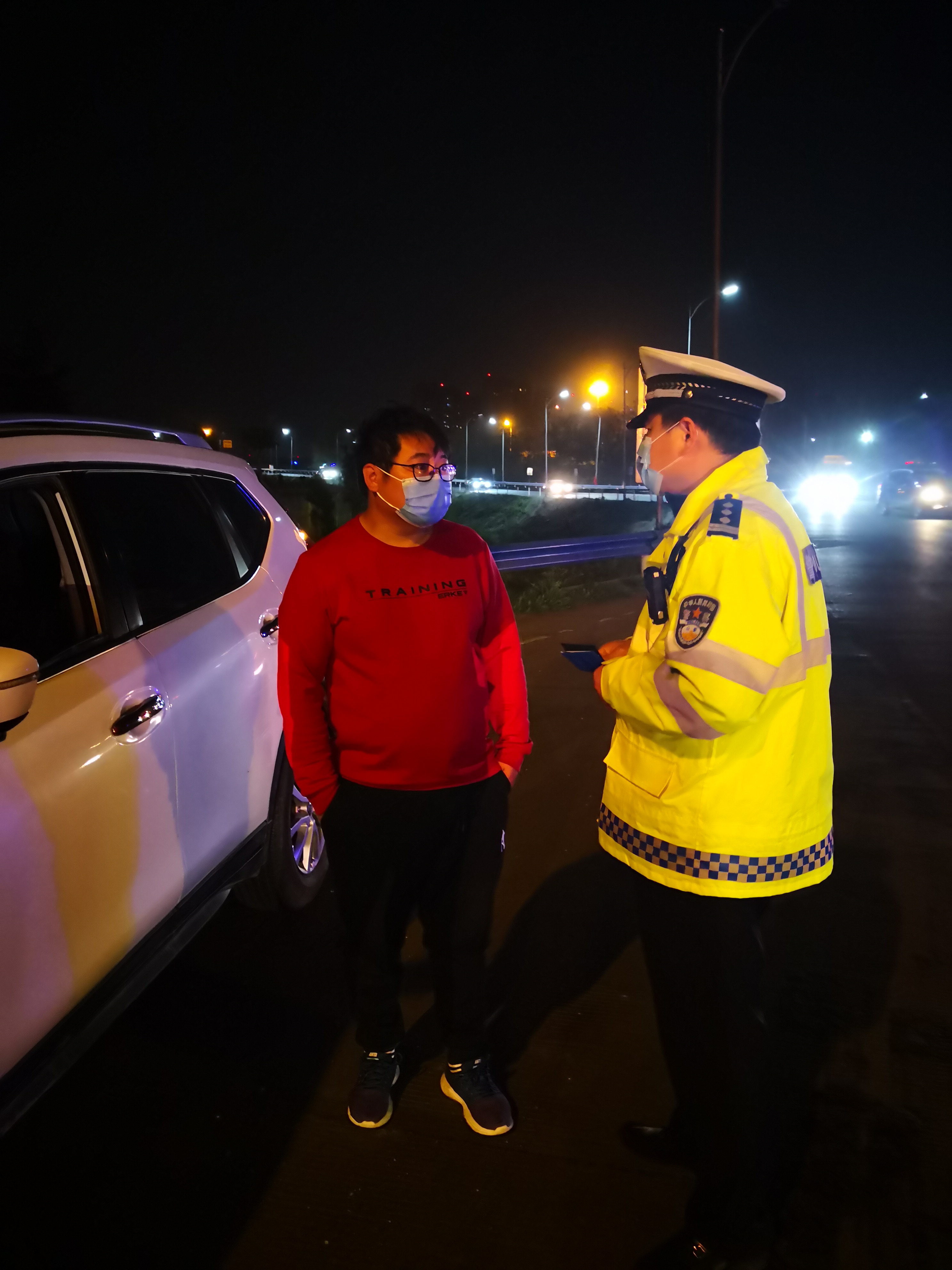 #法制#无证驾车上高速，“不老练”两个半小时行驶一百公里