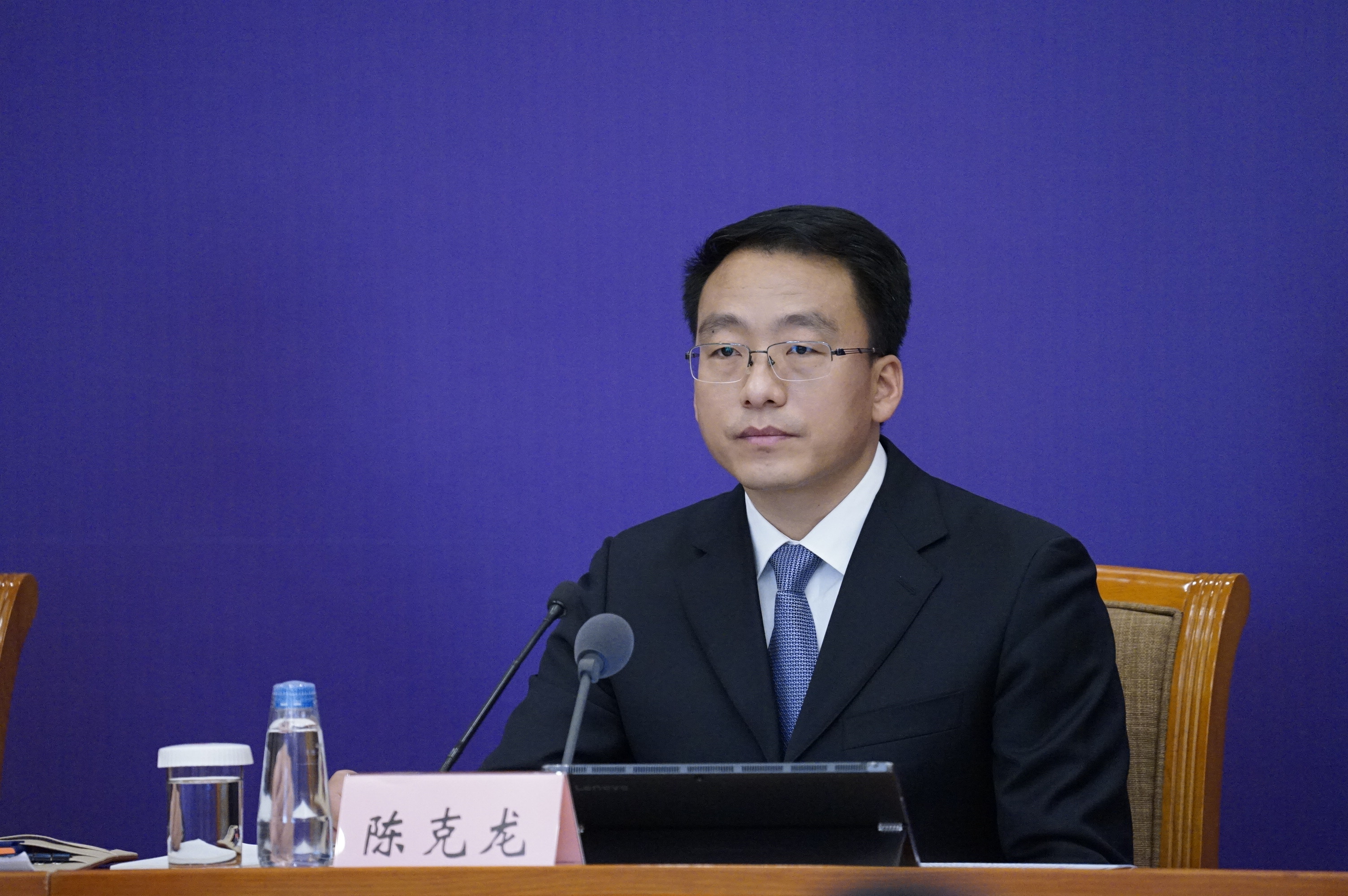 「呼吸机」工业和信息化部：向国外供应的呼吸机达1.8万台