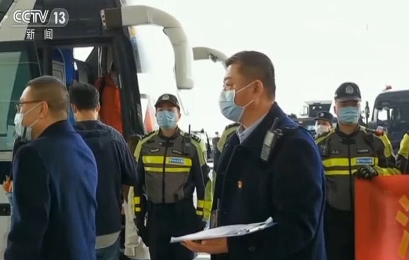 『航站楼』【一线抗疫群英谱】戴宗东：坚守航站楼是我的职责