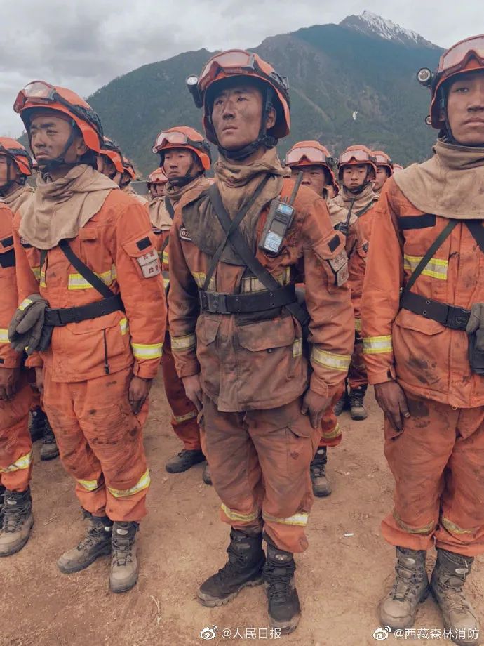 []这才是最美烟熏妆！