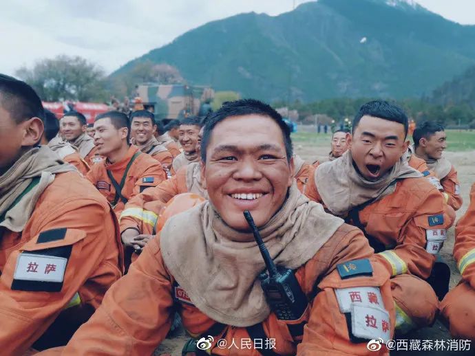 []这才是最美烟熏妆！