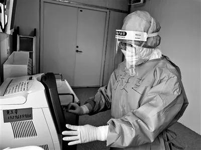 【李琦】白衣执甲！他们说，这是入党以来最自豪的一次“优先”