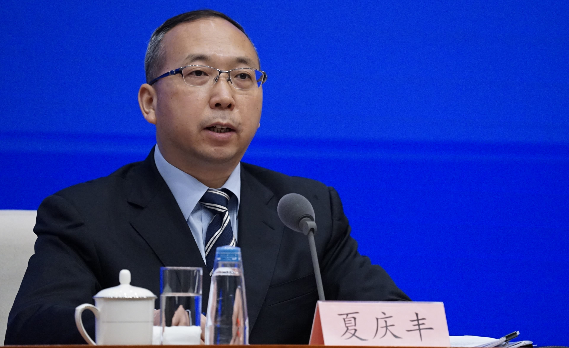 #风物长宜放眼量#风物长宜放眼量 鼓励中央企业继续加强全球产业链合作