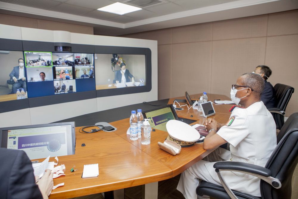 中医药@国际时评 | 海外抗疫，中医药贡献独特力量