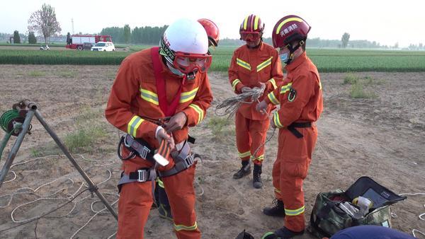 『消防员装备』当心！4月以来，河南已发生多起深井“咬人”事故，其中7起涉及孩子和老人