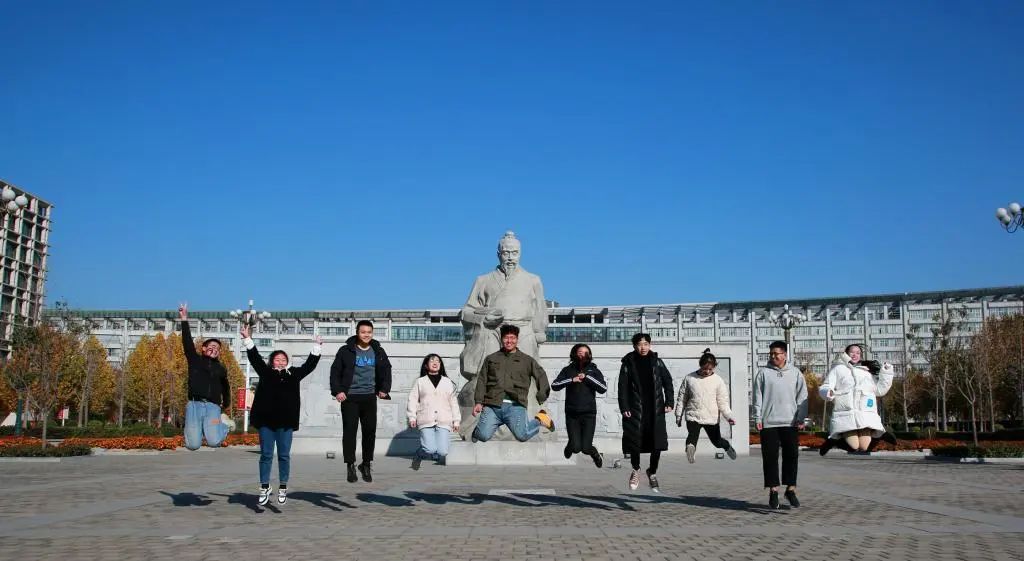 真赞，省十佳校媒！