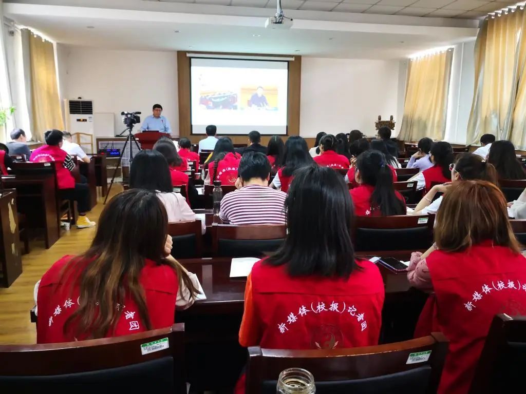 真赞，省十佳校媒！