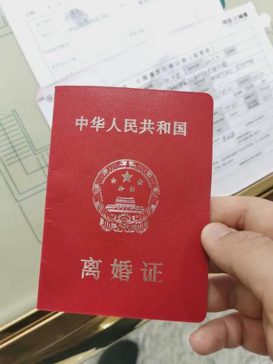 买房贷款郑州夫妻俩买房遇到离奇的增值服务：免费给办离婚证