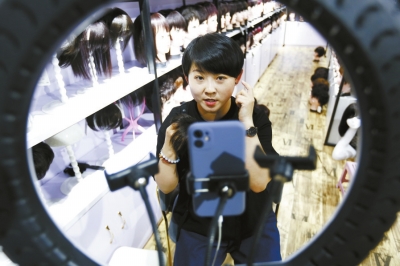 盼盼观看人数下降，月利润不过万 批发商玩直播其实不容易