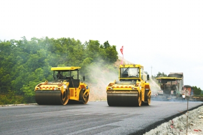 三门峡灵宝这项“黑科技”让高速路变薄了 寿命预估能延长6~8年