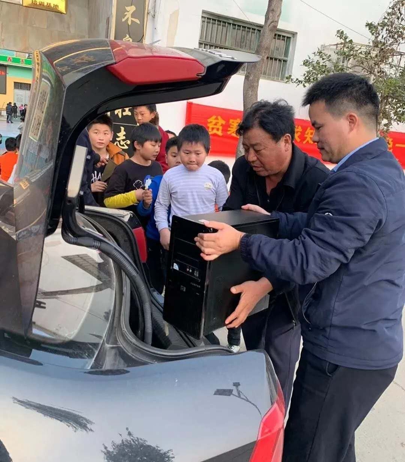 诗鬼“80后”扶贫干部李贺：皖北平原上挥洒热血青春