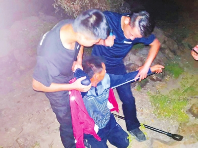 泌阳兄弟二人持斧头砍死邻居逃进山 泌阳警方60小时将其抓捕归案