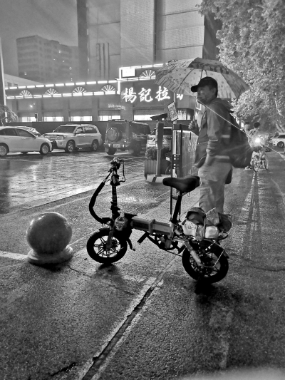 夜游记｜趁着“夜经济”为生活拼搏的夜行人