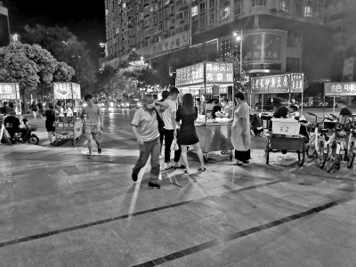 夜游记｜趁着“夜经济”为生活拼搏的夜行人