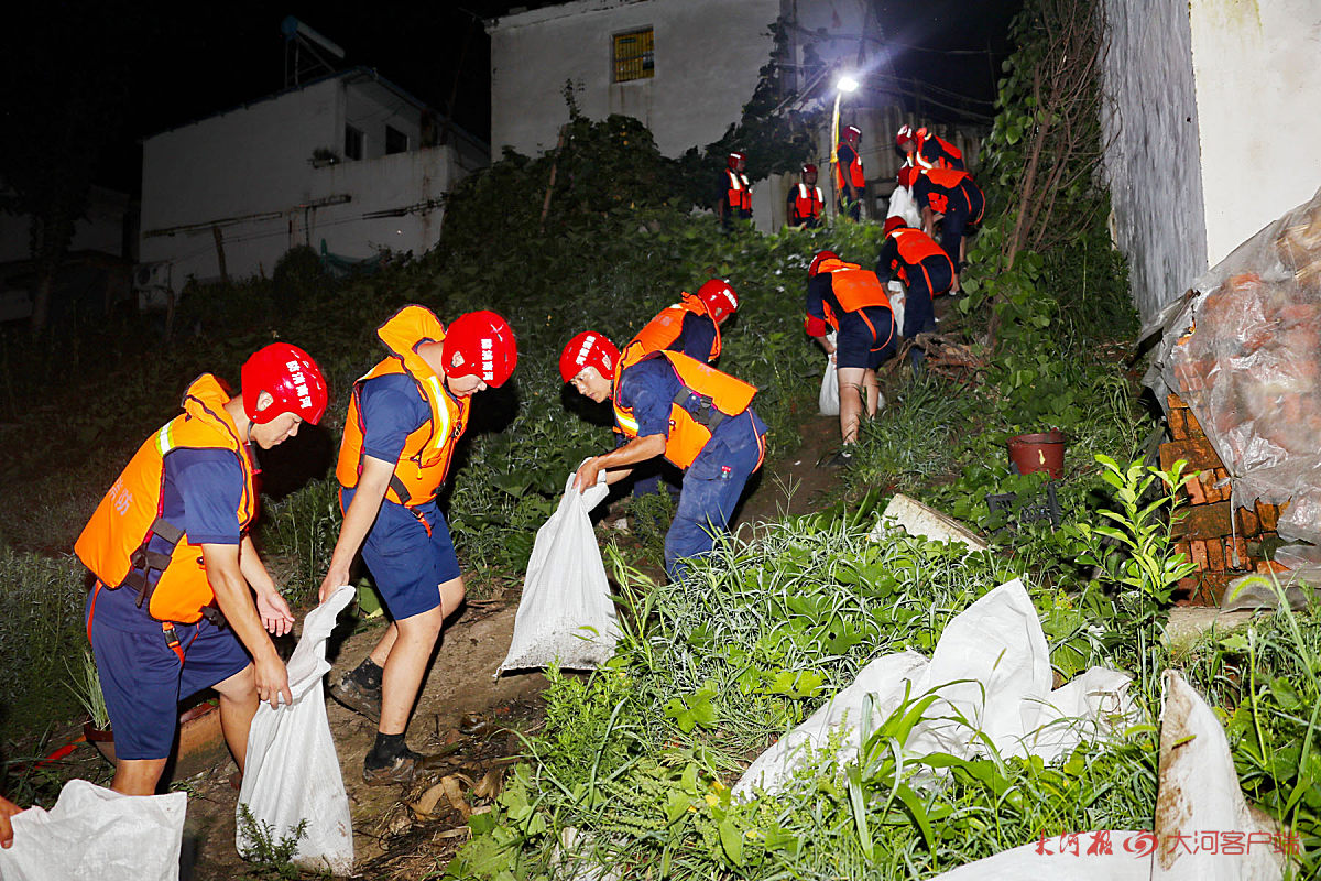 洛阳|抗洪一线安徽阜南发来消息：洛阳消防凌晨成功处置突发管涌