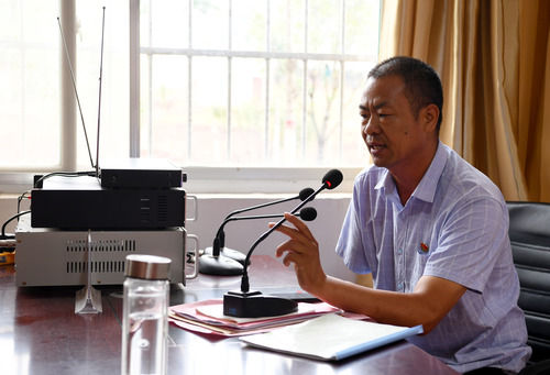 李健|央媒看河南｜“脱贫头雁”独臂撑起“V”型人生