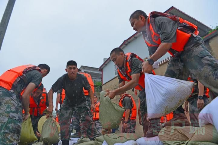 固始|为了群众生命财产安全，他们在固始打响了“新台子”保卫战