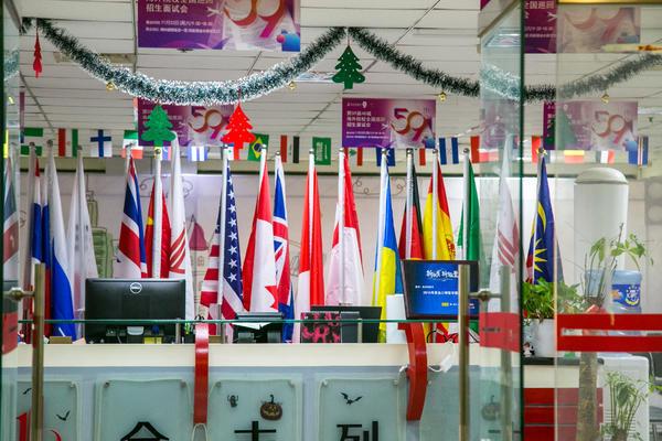 疫情|国外疫情冲击留学市场，郑州有人选择延期一年入学还有家长在观望